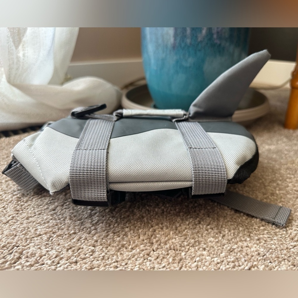 Xs Dog shark fin  life jacket like new